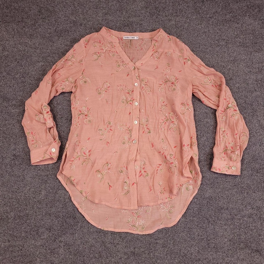 Figueroa & Flower pink floral embroidered blouse button-up front and long sleeve